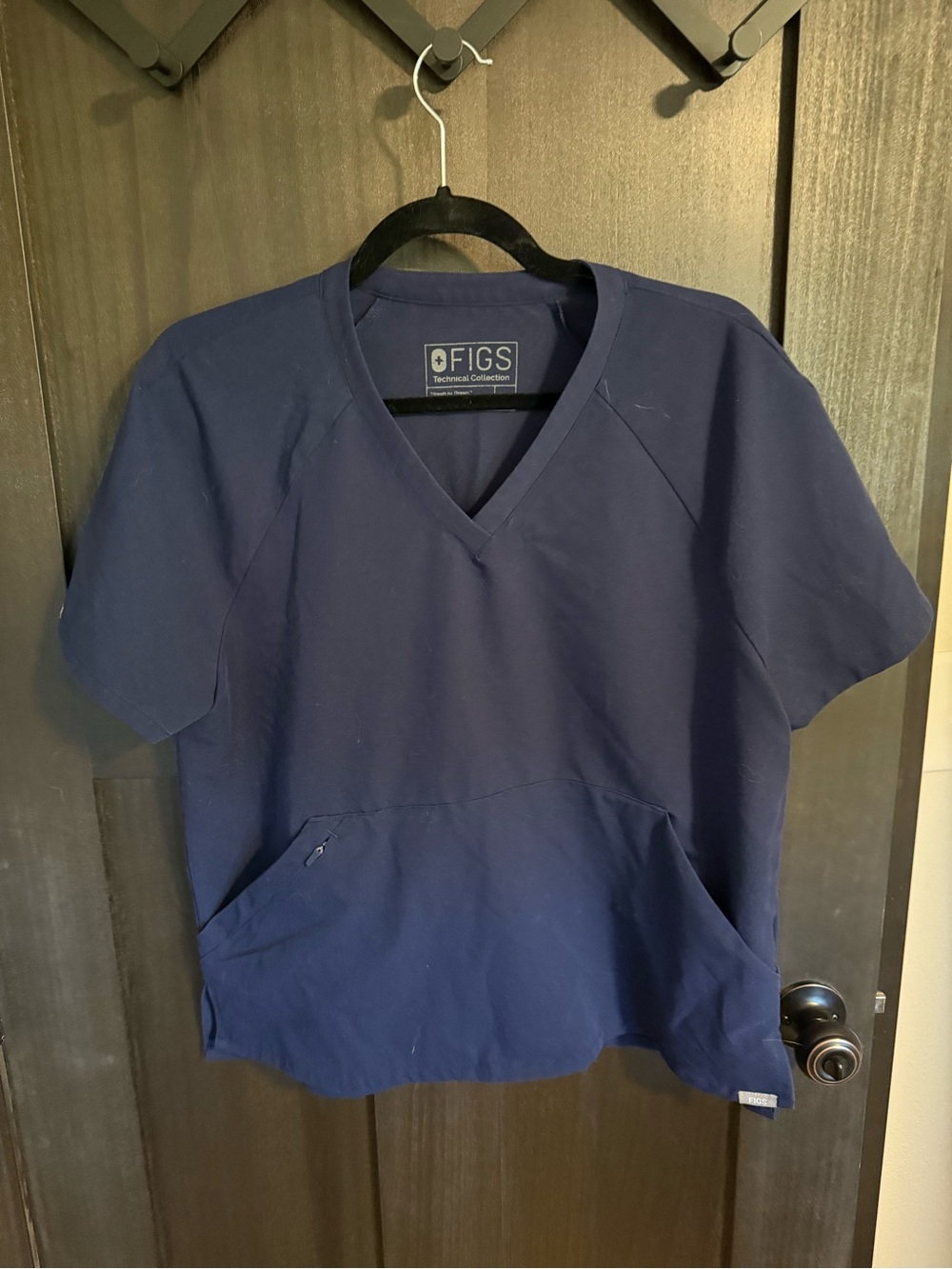 Figs Men's V-Neck Scrub Top in Navy Blue